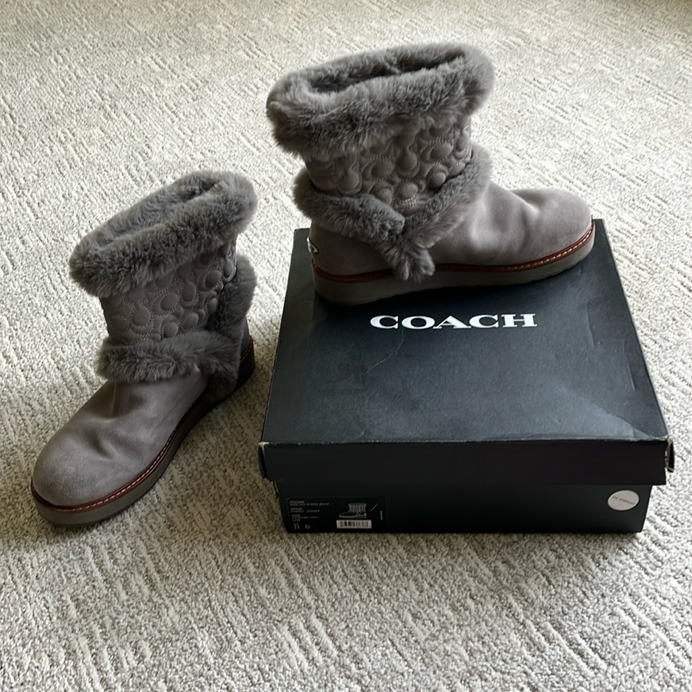 Coach Izzie Sig Suede Boot Heather Gray Size 11